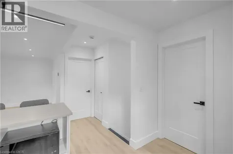 253 Fernwood Crescent Hamilton ON L8T 3L7