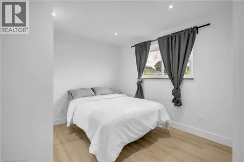 253 Fernwood Crescent Hamilton ON L8T 3L7