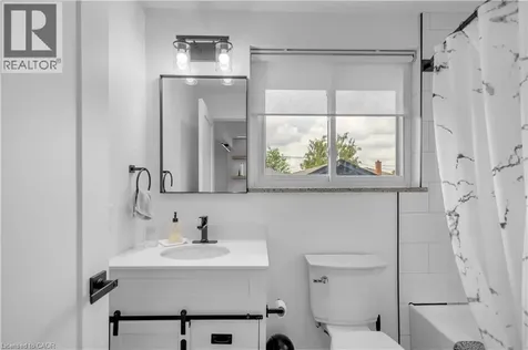 253 Fernwood Crescent Hamilton ON L8T 3L7