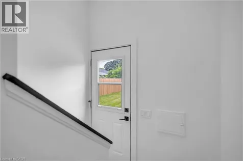 253 Fernwood Crescent Hamilton ON L8T 3L7