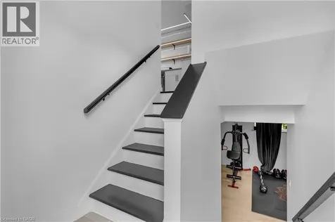 253 Fernwood Crescent Hamilton ON L8T 3L7
