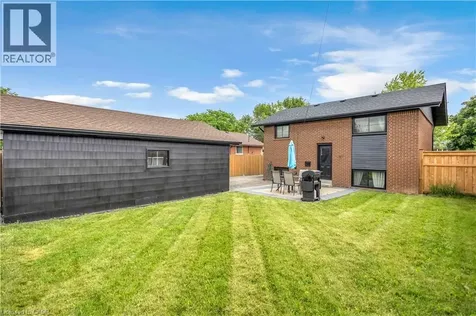 253 Fernwood Crescent Hamilton ON L8T 3L7