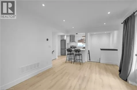 253 Fernwood Crescent Hamilton ON L8T 3L7