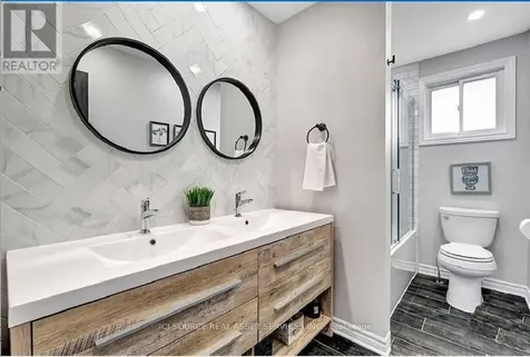 29 Uxbridge Crescent Ottawa ON K2L 1P6