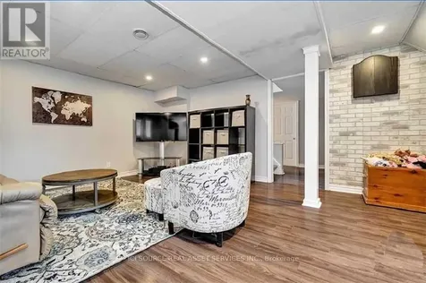 29 Uxbridge Crescent Ottawa ON K2L 1P6
