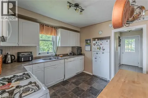 325 Blue Water Parkway Selkirk ON N0A 1P0