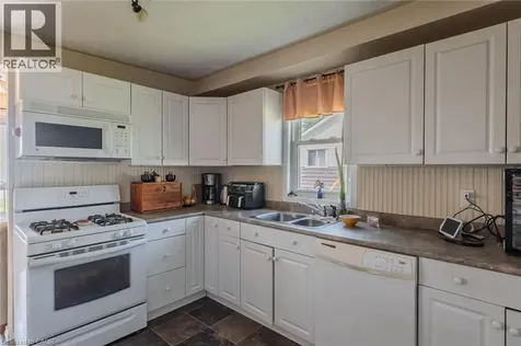 325 Blue Water Parkway Selkirk ON N0A 1P0