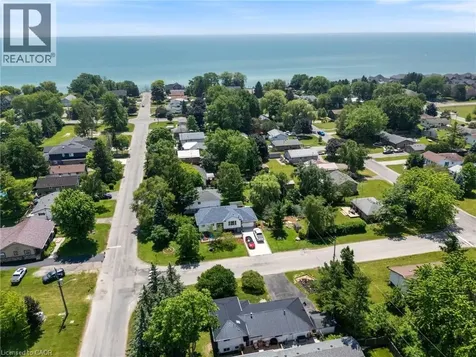 25 Lakeview Avenue Port Dover ON N0A 1N8