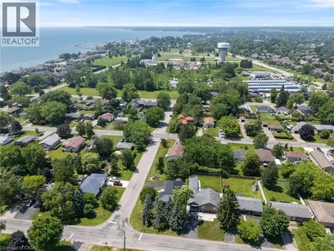 25 Lakeview Avenue Port Dover ON N0A 1N8