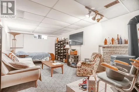 136 Ellis Avenue Pembroke ON K8A 2H9