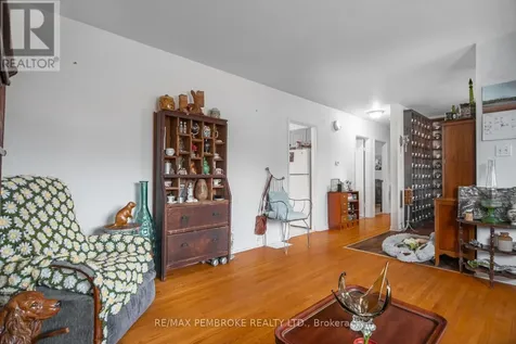 136 Ellis Avenue Pembroke ON K8A 2H9