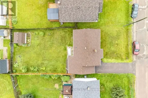 136 Ellis Avenue Pembroke ON K8A 2H9