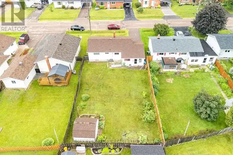 136 Ellis Avenue Pembroke ON K8A 2H9
