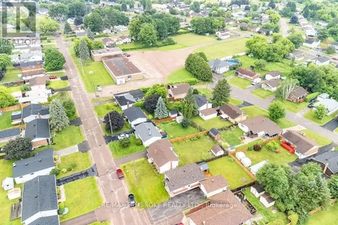136 Ellis Avenue Pembroke ON K8A 2H9