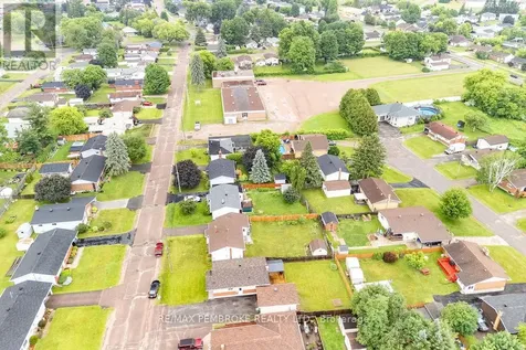 136 Ellis Avenue Pembroke ON K8A 2H9