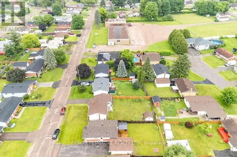 136 Ellis Avenue Pembroke ON K8A 2H9