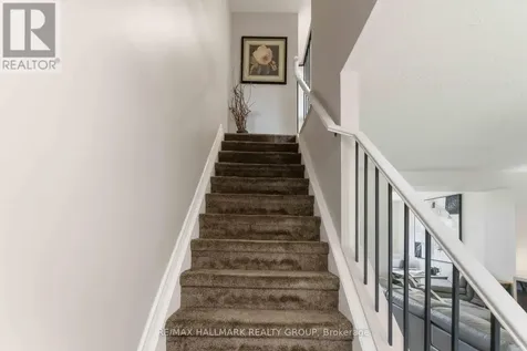 1593 Bottriell Way Ottawa ON K4A 1W4
