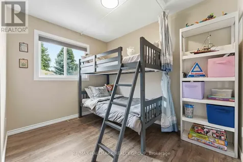 1593 Bottriell Way Ottawa ON K4A 1W4