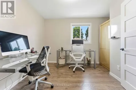 1593 Bottriell Way Ottawa ON K4A 1W4