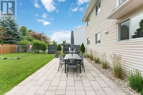 1593 Bottriell Way Ottawa ON K4A 1W4