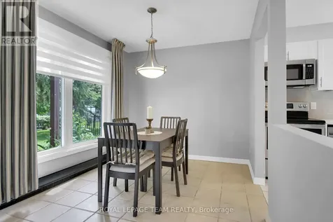 10 Stonehill Court Ottawa ON K2M 1E5