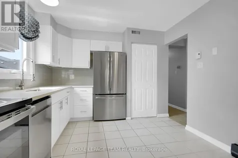 10 Stonehill Court Ottawa ON K2M 1E5
