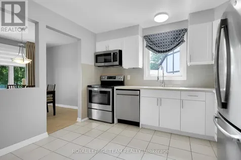 10 Stonehill Court Ottawa ON K2M 1E5