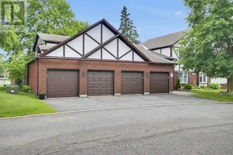 10 Stonehill Court Ottawa ON K2M 1E5