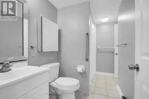10 Stonehill Court Ottawa ON K2M 1E5