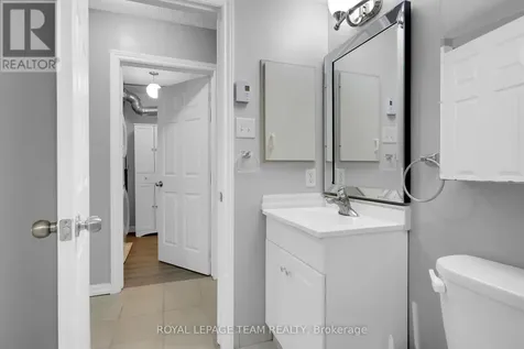 10 Stonehill Court Ottawa ON K2M 1E5