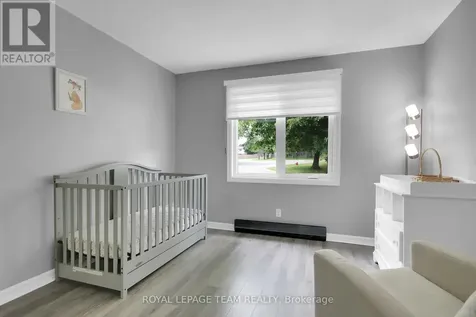 10 Stonehill Court Ottawa ON K2M 1E5