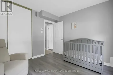 10 Stonehill Court Ottawa ON K2M 1E5
