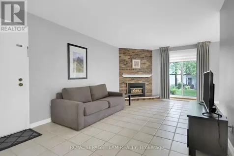 10 Stonehill Court Ottawa ON K2M 1E5