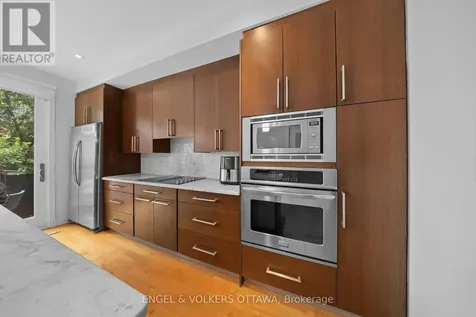 53 Vaughan Street Ottawa ON K1M 1W9