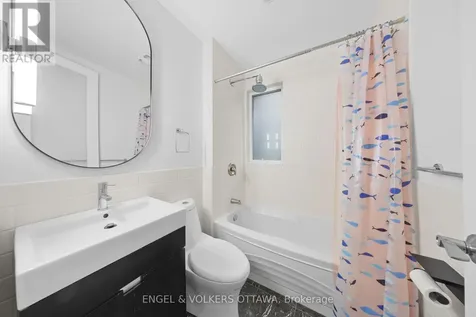 53 Vaughan Street Ottawa ON K1M 1W9