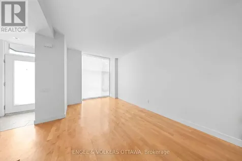 53 Vaughan Street Ottawa ON K1M 1W9