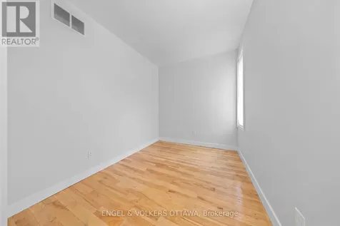 53 Vaughan Street Ottawa ON K1M 1W9