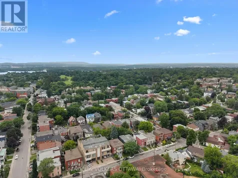 53 Vaughan Street Ottawa ON K1M 1W9