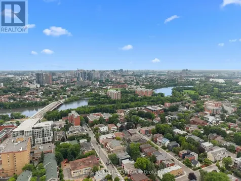 53 Vaughan Street Ottawa ON K1M 1W9