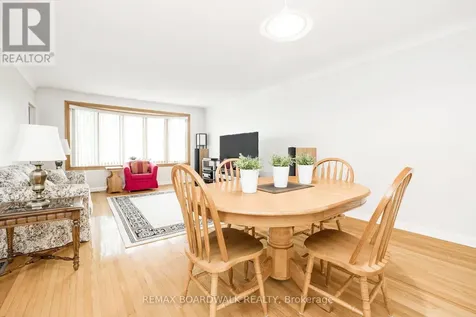 477 Edgeworth Avenue Ottawa ON K2B 5L2