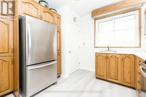 477 Edgeworth Avenue Ottawa ON K2B 5L2