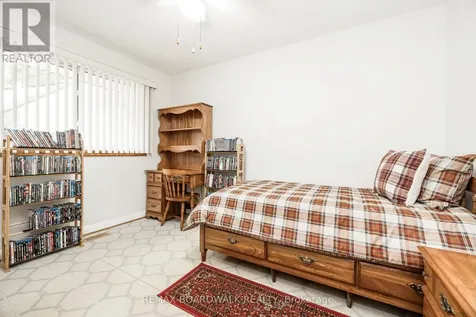 477 Edgeworth Avenue Ottawa ON K2B 5L2