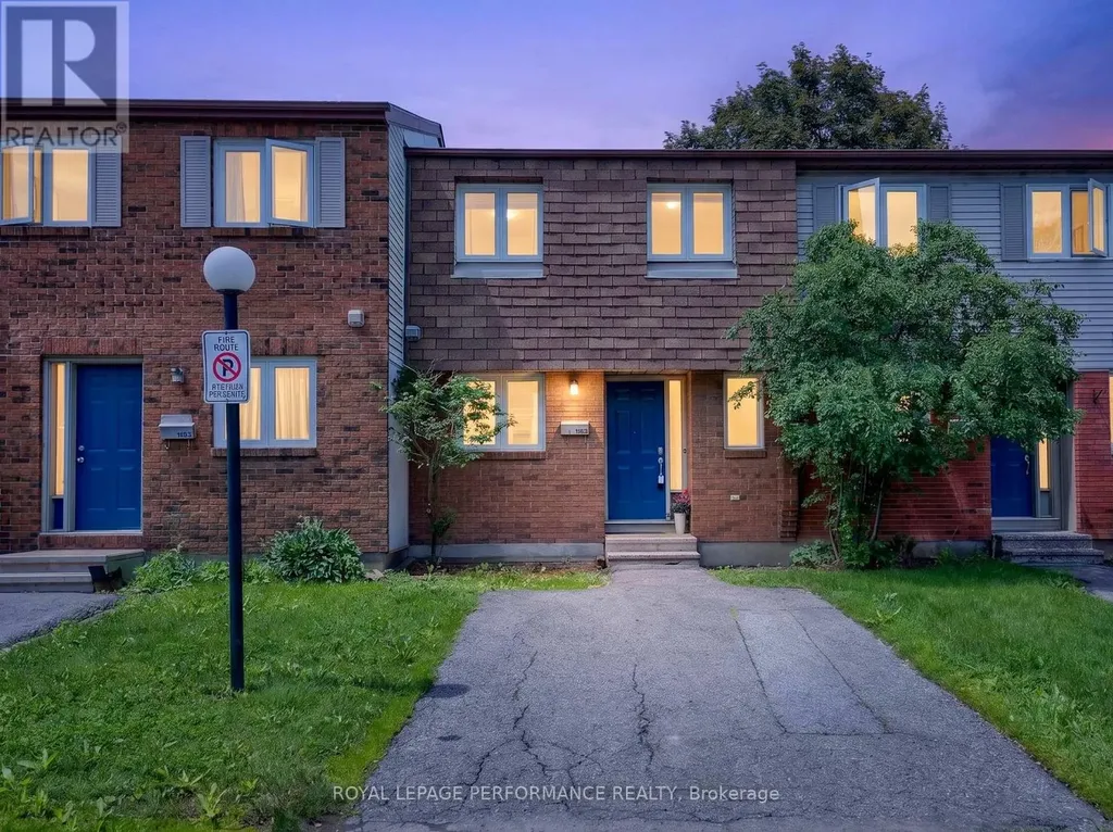 1304 Alness Court Ottawa ON K1B 5H2