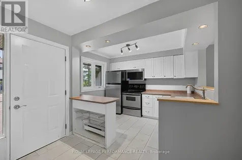 1304 Alness Court Ottawa ON K1B 5H2