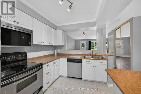 1304 Alness Court Ottawa ON K1B 5H2