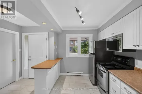 1304 Alness Court Ottawa ON K1B 5H2