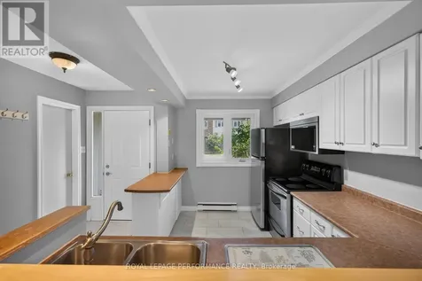 1304 Alness Court Ottawa ON K1B 5H2