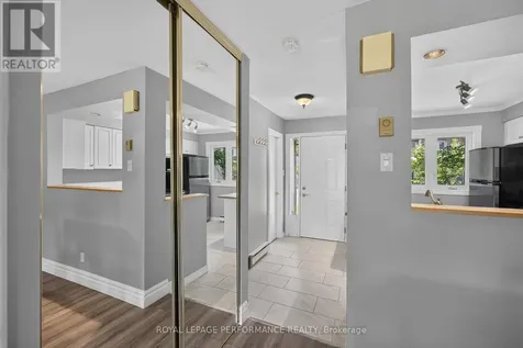 1304 Alness Court Ottawa ON K1B 5H2