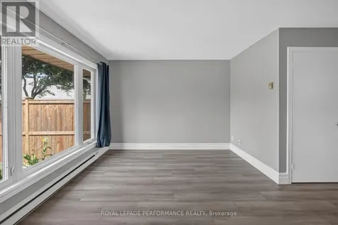 1304 Alness Court Ottawa ON K1B 5H2