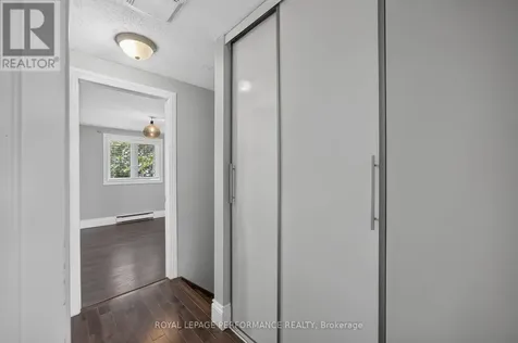 1304 Alness Court Ottawa ON K1B 5H2